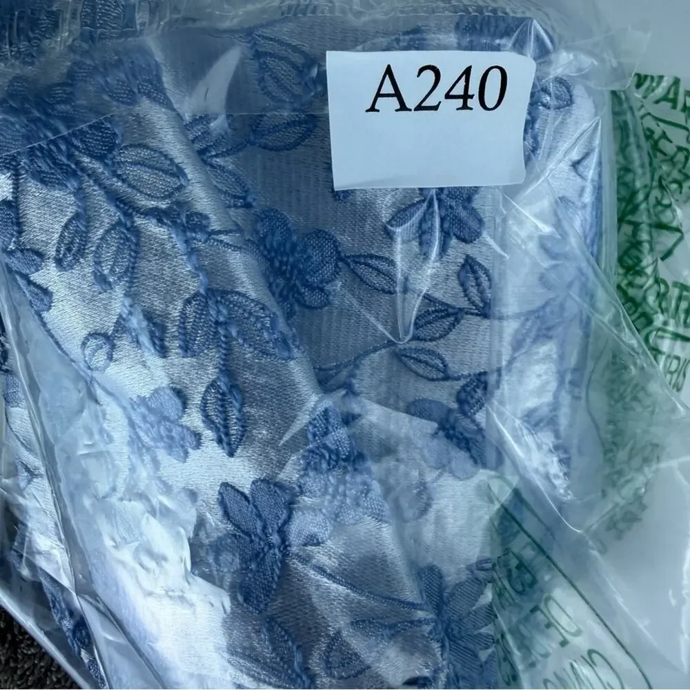 Elegant Blue Floral Cosmetic Pouch